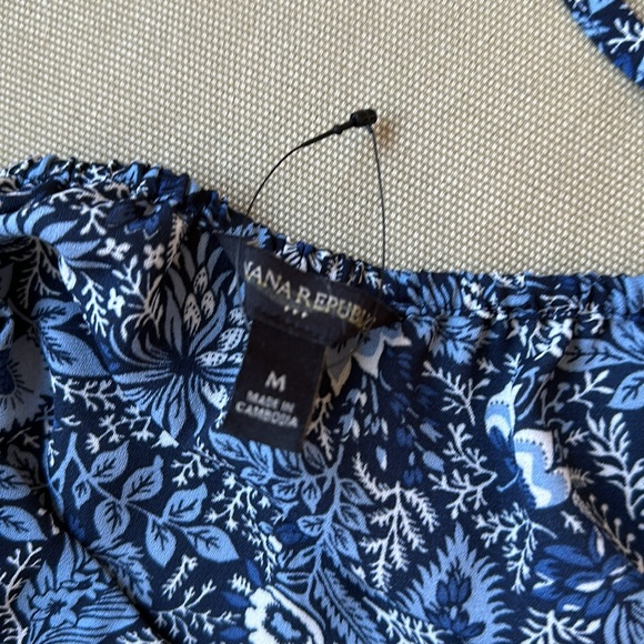 New Banana Republic camisole top - Picture 2 of 6